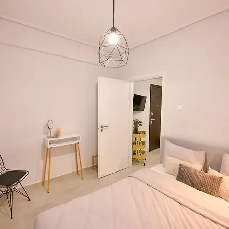 Modern, Comfortable Apartment, In The Heart Of The City_2 * Larissa